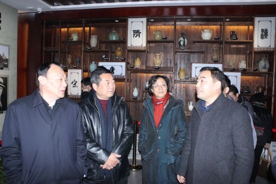 邵國荷參觀黃山太平猴魁博物館.jpg 邵國荷參觀黃山太平猴魁博物館.jpg