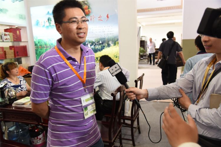 百年榮耀中國(guó)茶六百里猴魁.jpg 百年榮耀中國(guó)茶六百里猴魁.jpg