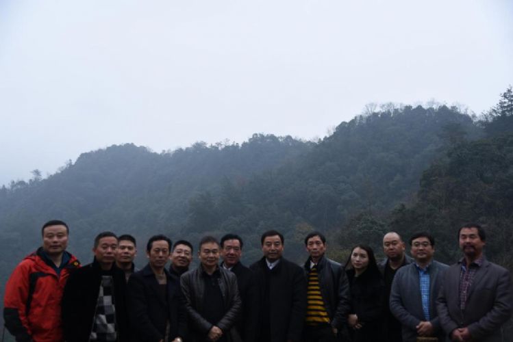 浙江鄭氏宗親企業(yè)家到黃山六百里猴魁茶業(yè)股份有限公司參觀考察.jpg 浙江鄭氏宗親企業(yè)家到黃山六百里猴魁茶業(yè)股份有限公司參觀考察.jpg